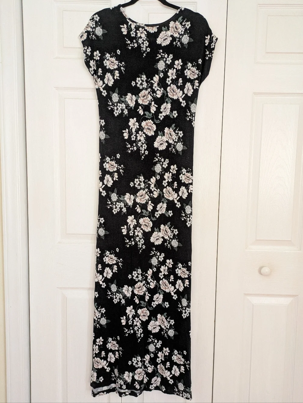 Latched Mama Maxi Nursing Dress - Black, White, & Blush Floral, M - Picture 2 of 5
